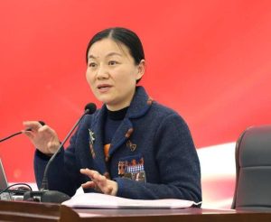 针对中国人口危机，两会代表力推大学婚育必修课